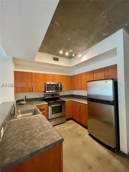 Condo for sale at Baylofts 407