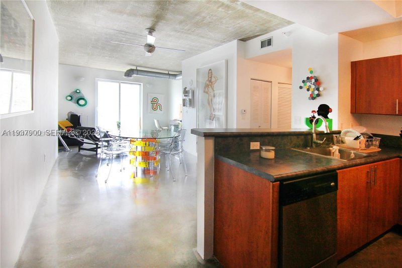 Condo for sale at Baylofts 407