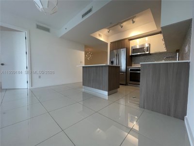 Comprar apartamento en 5252 Paseo Doral 1109