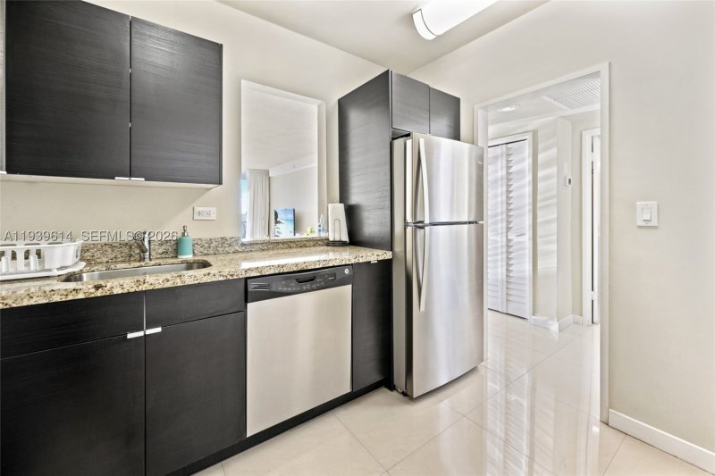 Condo for sale at Pavilion 1618