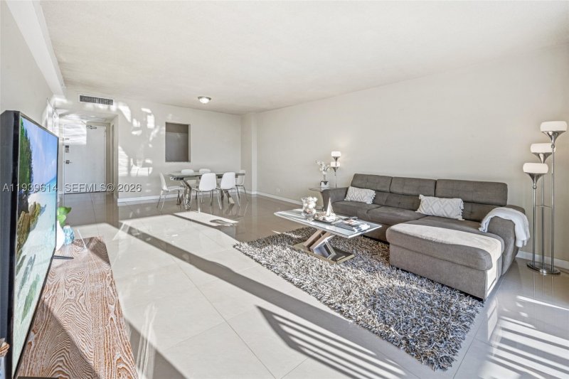 Condo for sale at Pavilion 1618