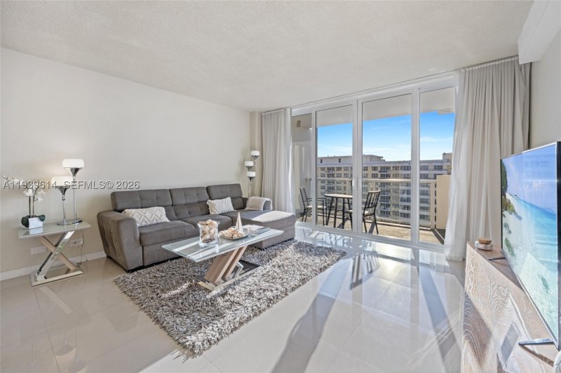 Condo for sale at Pavilion 1618