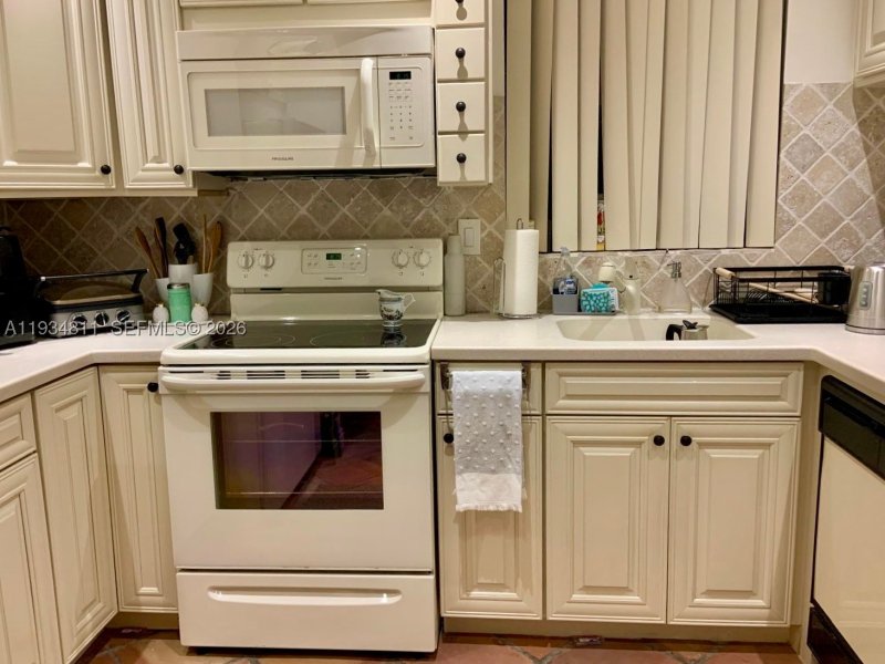 Apartment for rent at Ocean Village 1030