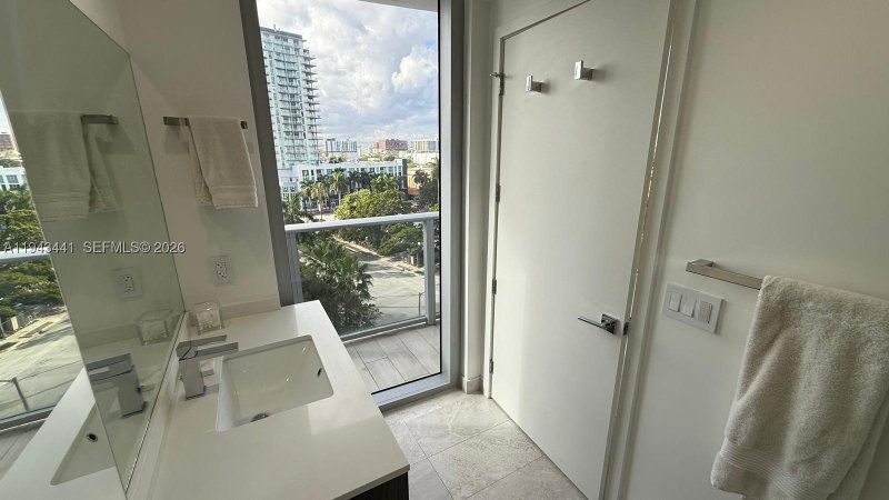 Comprar apartamento en Aria on The Bay 700