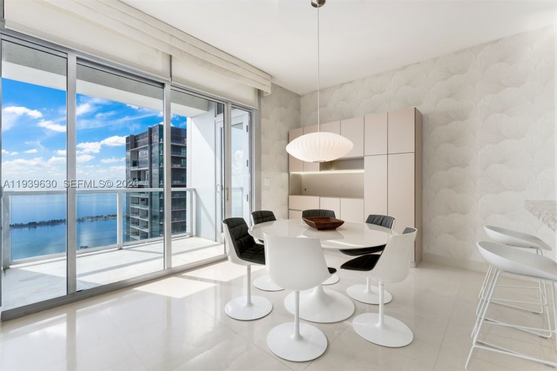 Condo for sale at Four Seasons Millenium Tower I 56F