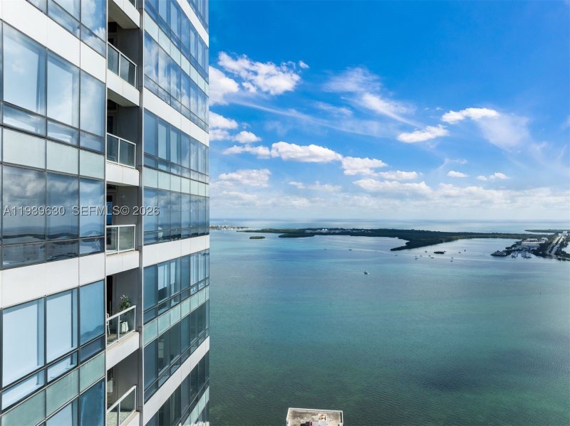 Condo for sale at Four Seasons Millenium Tower I 56F