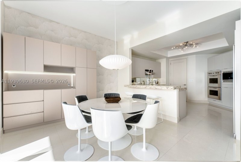 Condo for sale at Four Seasons Millenium Tower I 56F