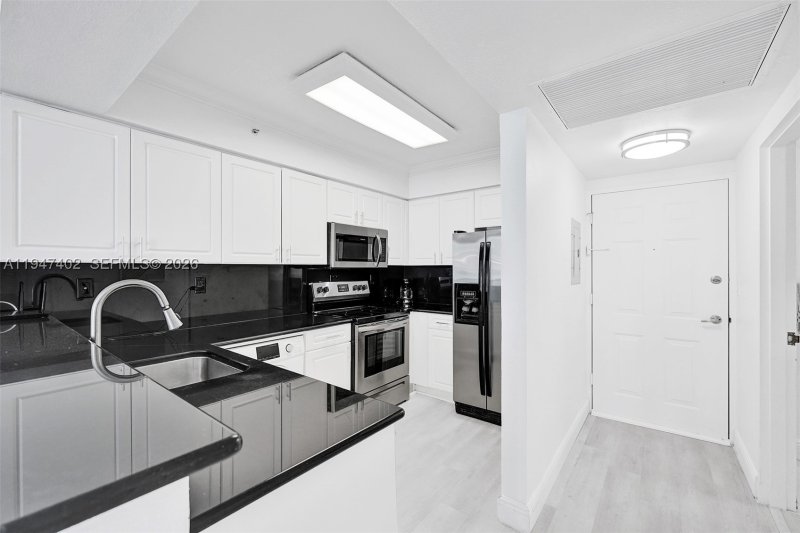 Apartment for rent at The Wave Condo 905 (availab