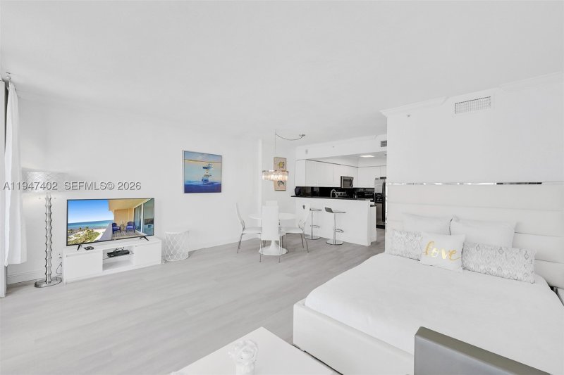 Apartment for rent at The Wave Condo 905 (availab