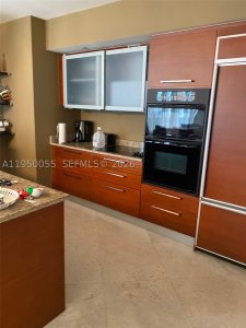 Aluguel de apartamento no Beach Club Two 1106