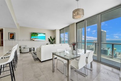 Comprar apartamento no Beachwalk T3201