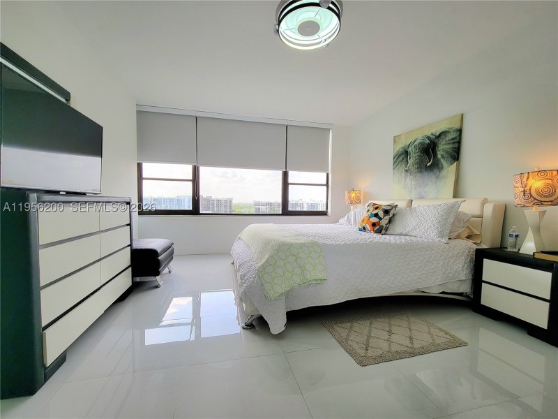 Apartment for rent at Alexander Towers 901