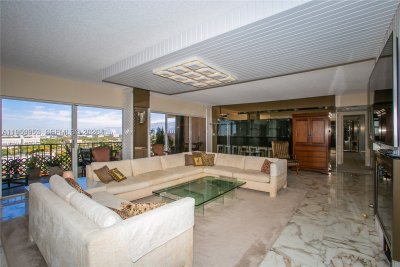 Comprar apartamento no The Cricket Club 1810