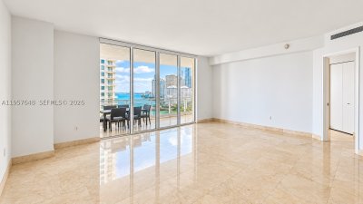 Carbonell Apt #1603