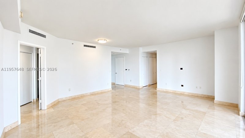 Comprar apartamento no Carbonell 1603