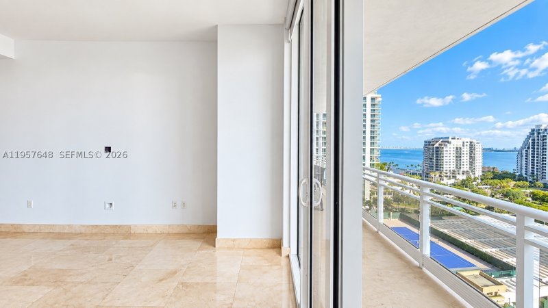 Comprar apartamento no Carbonell 1603
