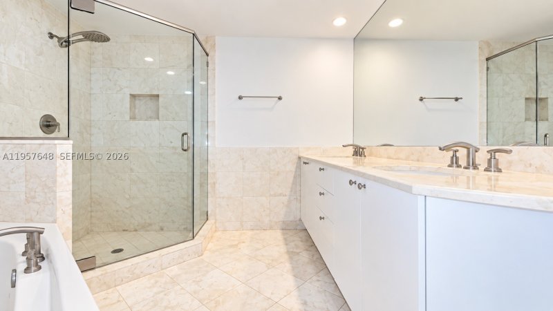 Comprar apartamento no Carbonell 1603
