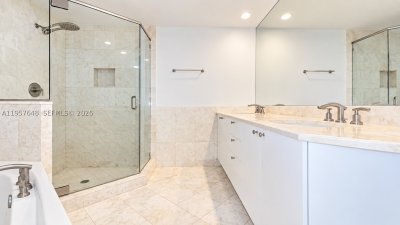 Comprar apartamento no Carbonell 1603