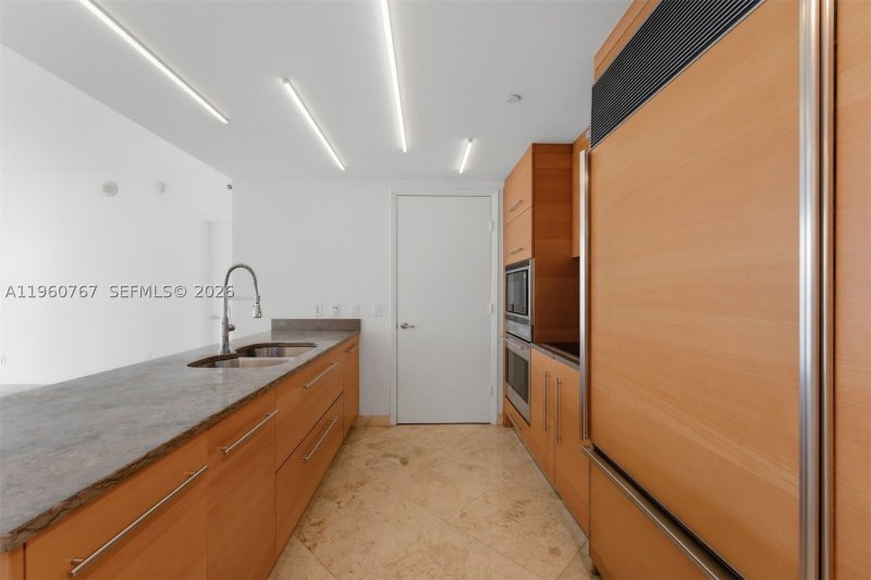 Condo for sale at Icon Brickell Tower I 3513