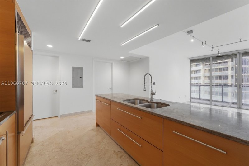 Condo for sale at Icon Brickell Tower I 3513