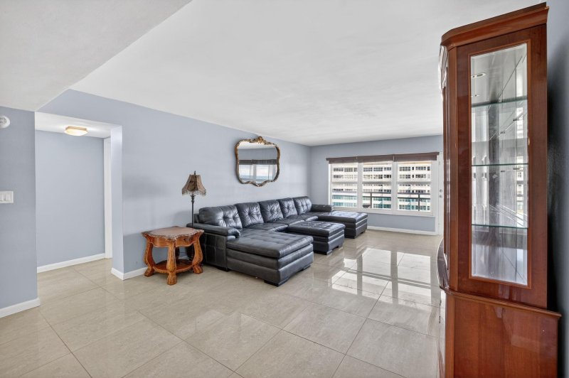 Condo for sale at Playa Del Mar 1515