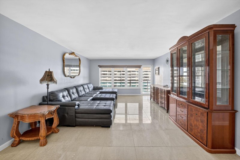 Condo for sale at Playa Del Mar 1515