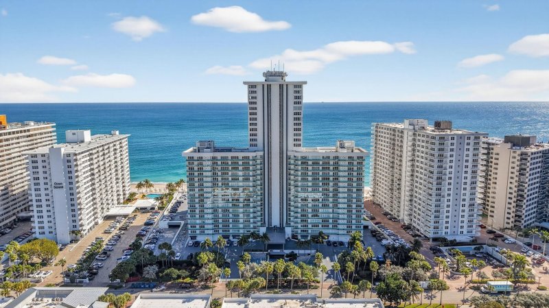 Condo for sale at Playa Del Mar 1515