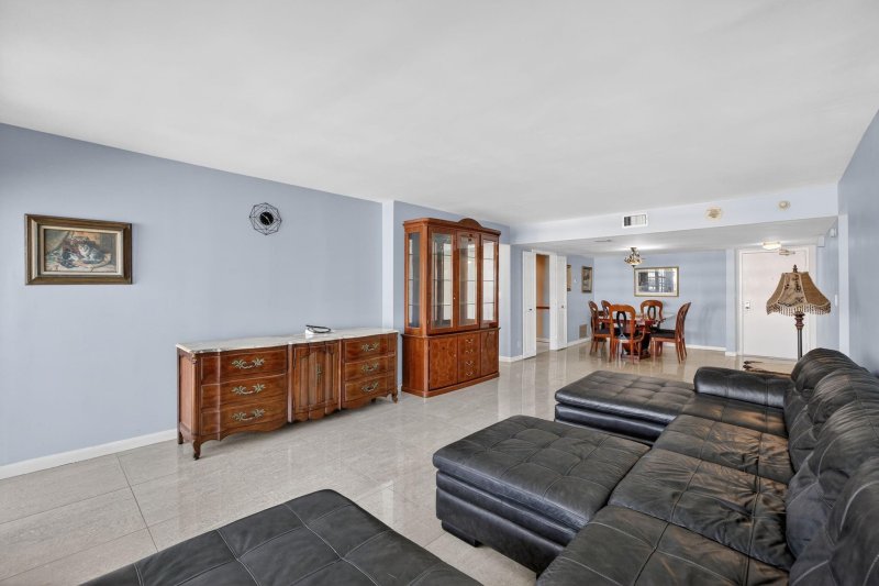 Condo for sale at Playa Del Mar 1515
