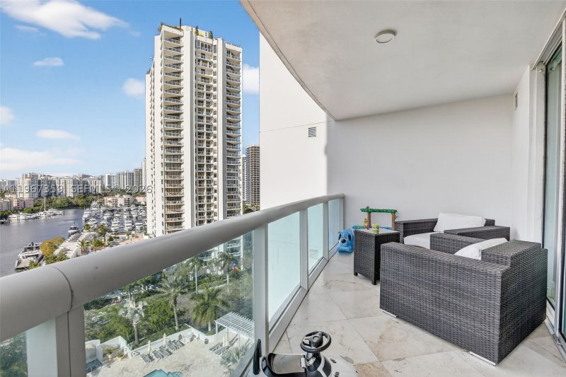 Comprar apartamento en The Parc at Turnberry Isle 1012