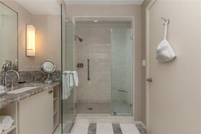 Comprar apartamento no Ritz Carlton Residences Fort Lauderdale Beach H1715