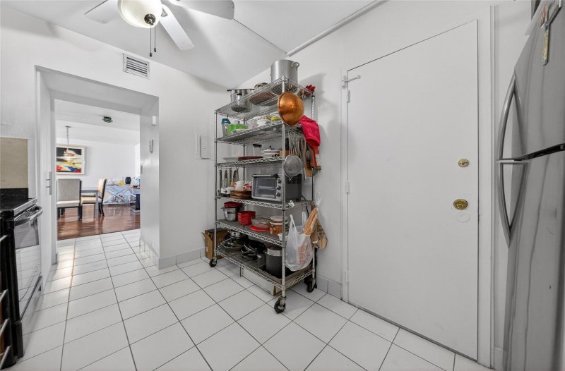 Condo for sale at Olympus Towers 406
