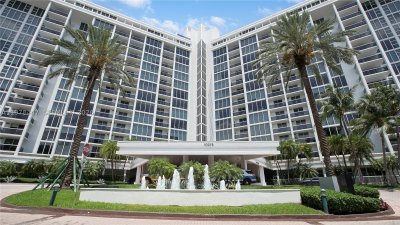 Comprar apartamento en Harbour House PH 1505