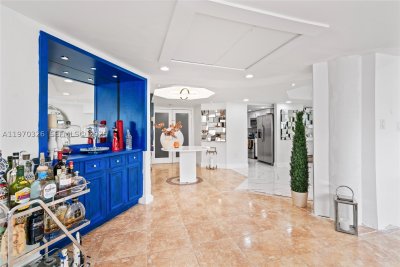 Comprar apartamento no Four Ambassadors 230