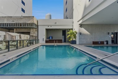 Comprar apartamento no Smart Brickell III 407