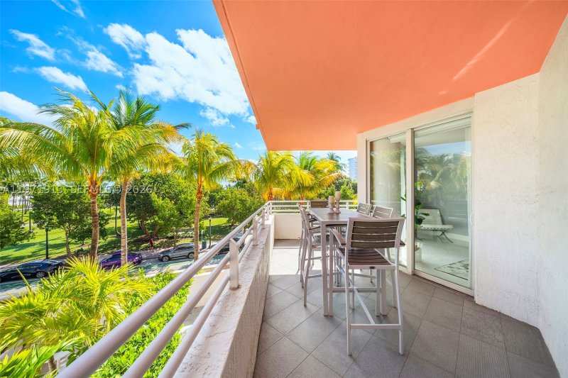 Aluguel de apartamento no Ocean Place East 3C