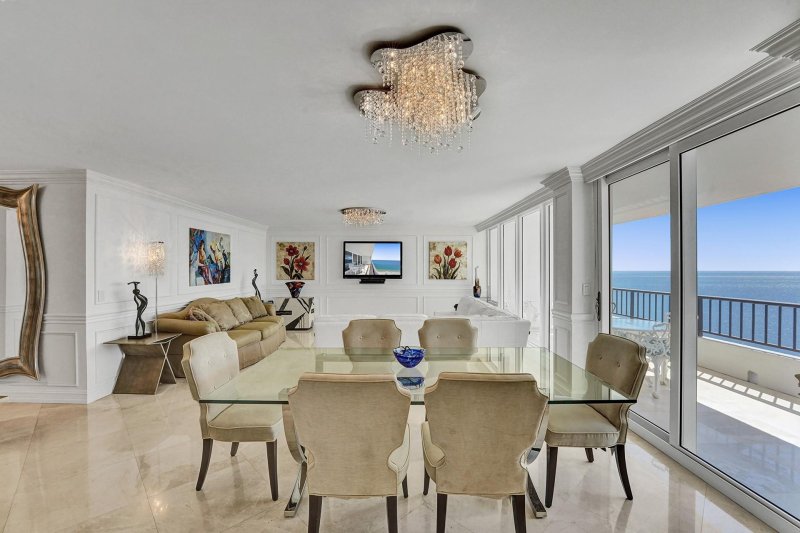 Apartment for rent at Plaza South 25H
