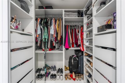 Comprar apartamento no 50 Biscayne 3106