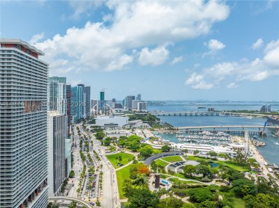 Comprar apartamento no 50 Biscayne 3106