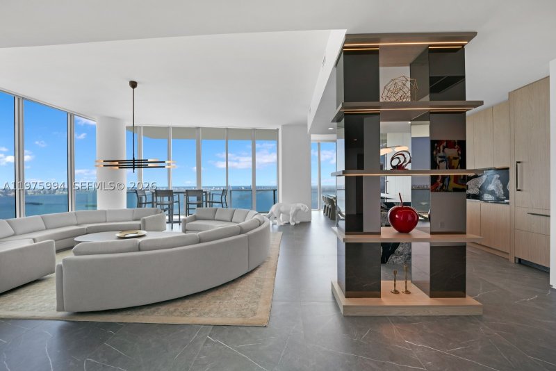 Comprar apartamento en Biscayne Beach UPH-4602