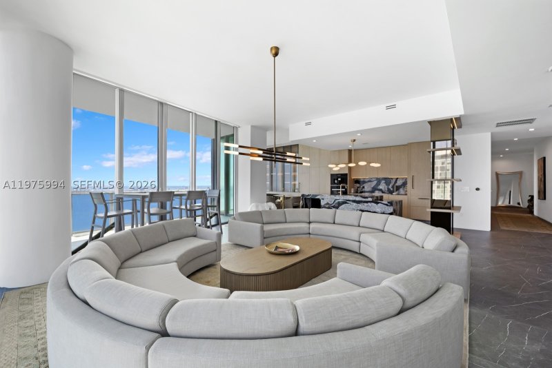 Comprar apartamento en Biscayne Beach UPH-4602