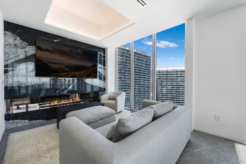 Comprar apartamento en Biscayne Beach UPH-4602
