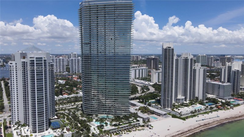 Condo for sale at Residences by Armani / Casa 801