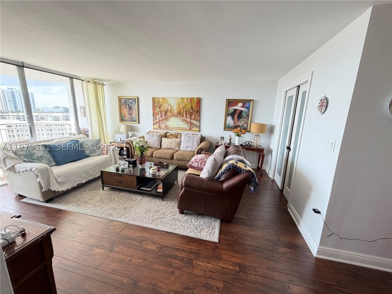 Apartment for rent at Del Prado South Tower 904