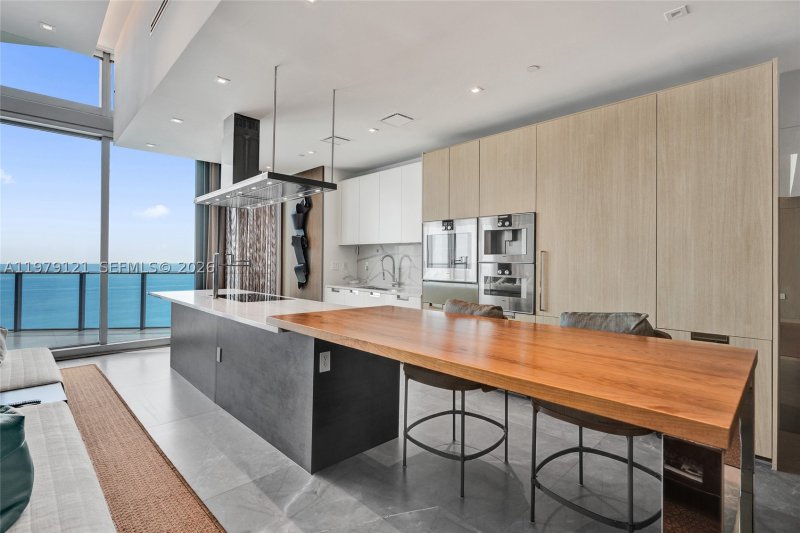 Alquiler de apartamento en Ritz Carlton Residences Sunny Isles 4802