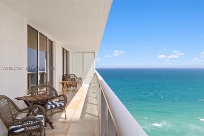 Aluguel de apartamento no Beach Club Two 2904