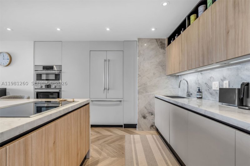 Condo for sale at Key Colony III Emerald Bay 1035