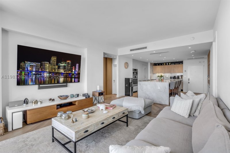 Condo for sale at Key Colony III Emerald Bay 1035