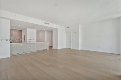 Comprar apartamento en La Baia South 710
