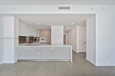 Comprar apartamento en La Baia South 710