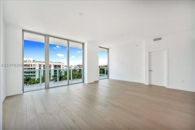 Comprar apartamento en La Baia South 710